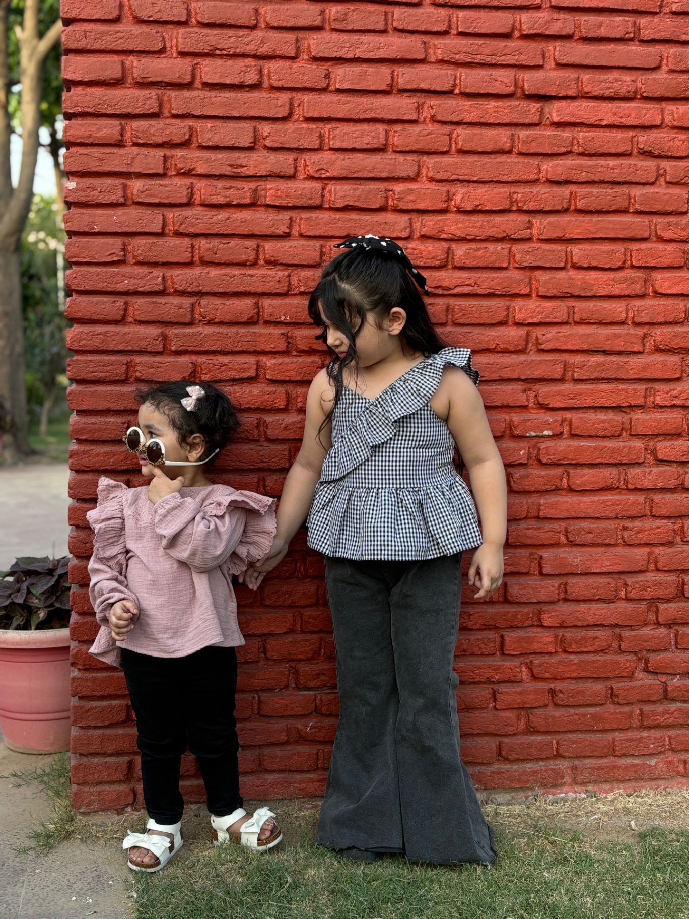 CREO Kids sisters
